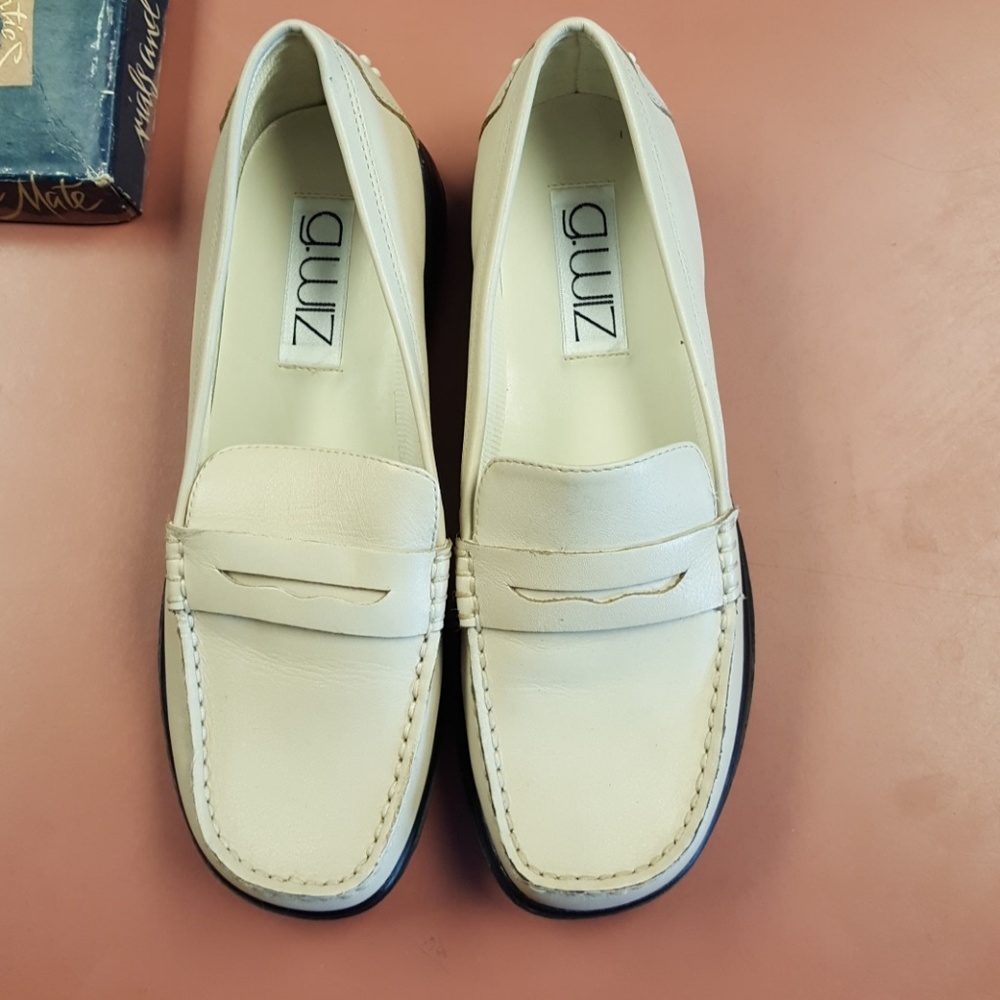 Women's leather loafer comfy rubber sole.